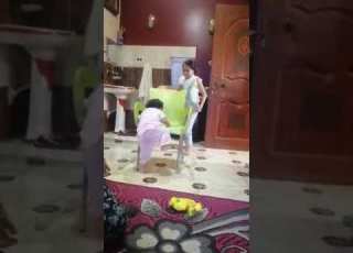  ريم صعب تضحك عليها وتاخد منها حاجه