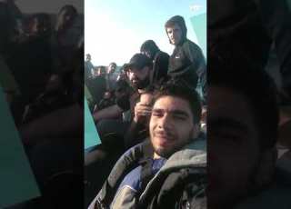 لاجئ على الباب كل الخلق باعونا بتراب تلفزيون سوريا