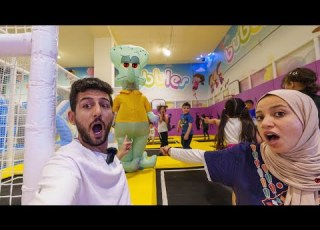  خلودة شاف شفيق حبار واصحابه في صالة الألعاب يلعب على الترامبولين انا ورحمه لاحقناه