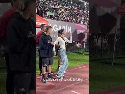 فتاة تحتفل في الملعب بطريقة جميلة جدا Foryou اكسبلور Fowllo كرة القدم بنات رقص مشجعة