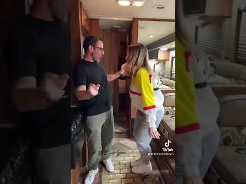 أمينة خليل و دينا الشربيني ستو أنا أمينة خليل و دينا الشربيني ستو أنا