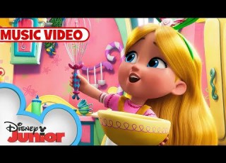  The Baking Song Christmas Version Music Video Alice S Wonderland Bakery Disneyjr