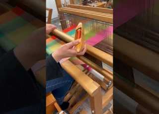  Weaving With Floating Selvedges On A Leclerc Fanny Floor Loom Weaving Handweaving Looms
