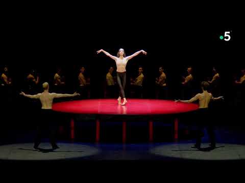 Amandine Albisson Boléro De Ravel Maurice Béjart Extrait