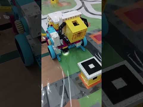 Grab And Lift Robot Tests The WRO 2026 Junior Robot Stacking Mission