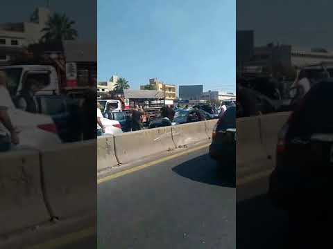 لبنان منطقة نهر الكلب تعتدي على السوريين المتوجهين للادلاء بأصواتهم لصالح الرئيس بشار الأسد الوصف