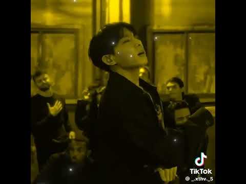 طبعا مش انا إلي صممته بس عجبني لأنو يوصف ٱختي جد سيسي الملكة الشائكة