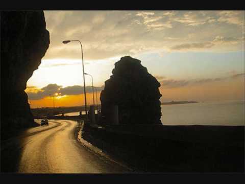 Cheb KHALED Hakda Bent El 3ame Adire