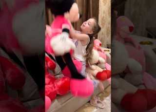 ميكي اخذ لعبتي وجدو جبلي كتيررر العاب