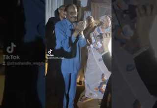 شاهد البرنسيسة هالة عمر تنال اعجاب واشادة الفنان زكي عبدالكريم وهي تؤدي اغنيته اميرة الشباب وتبهره