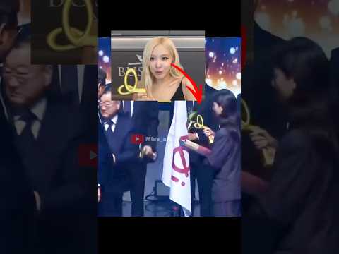 Rosé Finally Got Award In Her Hands Rosé Fypviralシ Ytshorts Blqckpink Roses Are Rosie