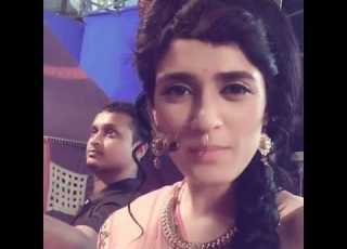 Pankhuri Awasthy S Fun On The Sets Of Suryaputra Karn Video 1