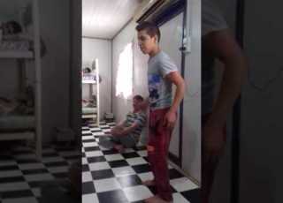  طفل سوري ي ديسكو شوفو الوصف