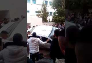 شاهد إعادة السيارة المتضررة من حادة مدرسة الجديدة برشيد إلى وضعيتها الطبيعية