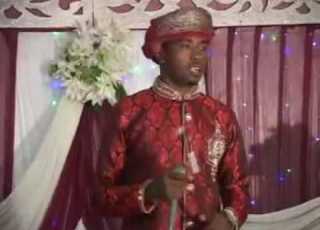 UST FAKI AJIIMBIA QASWIDA LIVE JUKWAANI A Q A Z