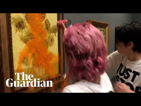 Just Stop Oil Activists Throw Tomato Soup On Van Gogh S Sunflowers Painting At National Gallery