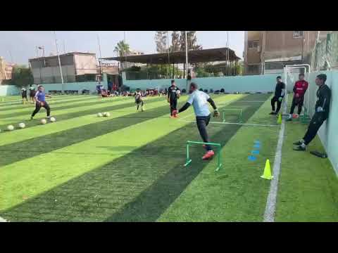 تمرين حراس المرمي في اكاديمية العميد