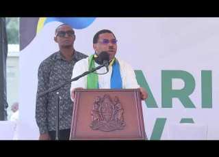 WAZIRI MKUU ANAZUNGUMZA NA WAKAZI WA ITIGI SINGIDA