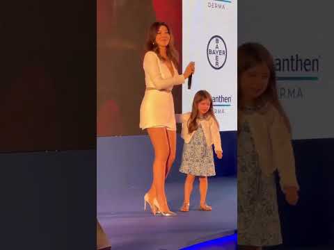 Nancy Ajram In Dubai رقص نانسي عجرم مع ابنتها في دبي Nancy Ajram In Dubai رقص نانسي عجرم مع ابنتها في دبي
