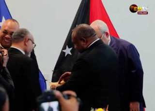  PM APPLAUDS SOLOMONS