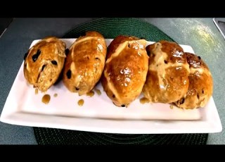  Hot Cross Buns