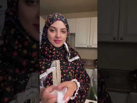 نزلت الحليب ثلاث مرات وهوه قاعد يلعب بصبعه من وراء احلى بسمة السعودية