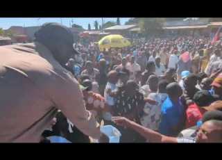  Wanachi Wa Nzega Tabora Wakichangia Tone Tone Ili Kuwezesha Ziara Ya No Reforms No Election
