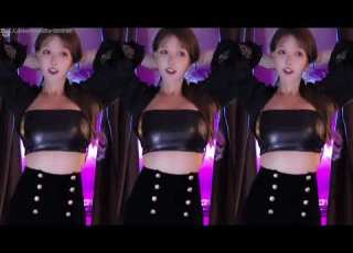 Minana米娜 最大尺度乳贴凸点诱惑福利 那东西晃到我了 Sexy Female Anchor