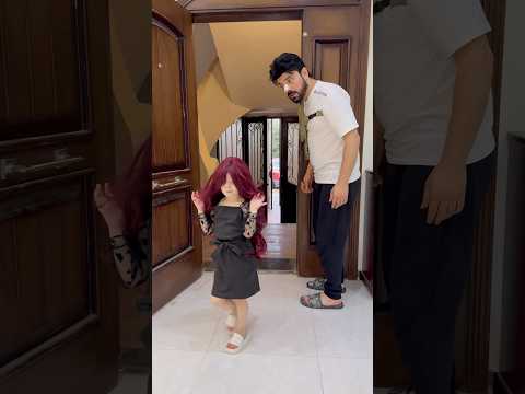 قصيرة و شعرها طويل