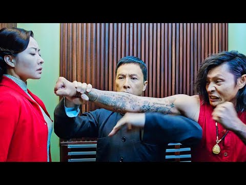 Ip Man Protects His Beloved Wife From Harm By The Killer