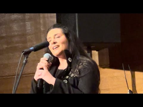 طلعلى البكى غناءالفنانة اجفان طه حفل فيروز بالاوبرا 19 12 2023