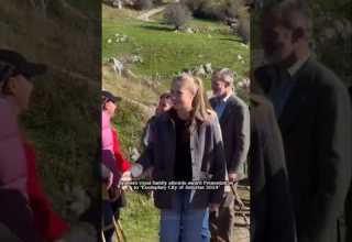 العائلة المالكة الإسبانية تحضر حفل توزيع الجوائز الأميرة ليونور والطفلة صوفيا جميلتان للغاية