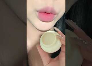 The Perfect Combo For A Soft Lip Blur ID 159104762