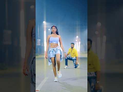 Akeli Hai Miss Khiladi Mr Khiladi Chahiye Shorts Trendingshorts Dancevideo Viral