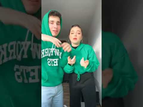 اغنيه متخافيش ياما علي ايه شايله هم الدنيا ليه بكره تشوفي ابنك راح فين ولا فارقه معايا الناس اغنيه متخافيش ياما علي ايه شايله هم الدنيا ليه بكره تشوفي ابنك راح فين ولا فارقه معايا الناس