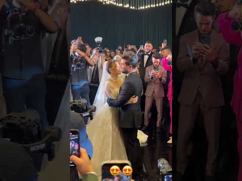 أنتي الأساس من عرس غيث مروان وسارة أنتي الأساس من عرس غيث مروان وسارة