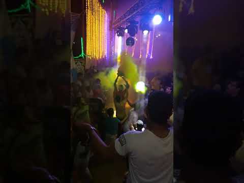 الفرح بيولع علشان احنا العباسيه والله غناء فيجو بلير مزيكا اخويا ابراهيم موسي الفرح بيولع علشان احنا العباسيه والله غناء فيجو بلير مزيكا اخويا ابراهيم موسي