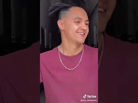 شااابة قلبي عليه يخبط في فراشي نتخبط