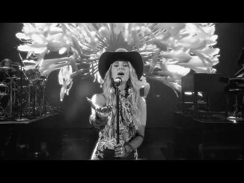 Lainey Wilson IHeart Radio Music Awards Performance 2026