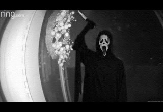 7 مقاطع فيديو مرعبة تم التقاطها من كاميرا باب المنزل