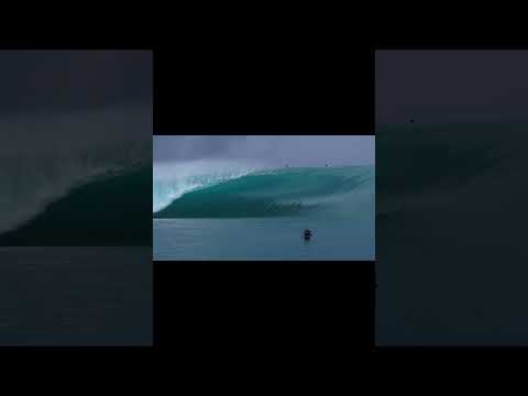 Teahupo O Going BONKERS