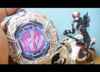  劇中再現 第2話に出たバイクライドウォッチのLEDと音声を確認してみた ライドストライカーに変形 ジクウドライバーでアーマータイム 仮面ライダージオウ レビュー Zi O