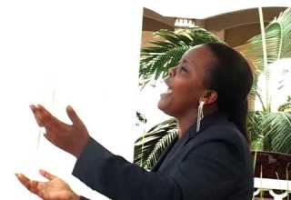 POKEA SIFA Bety Lucas