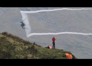 PURE JET NOISE IN THE MACH LOOP 4K