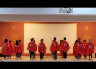 Cumhuriyet Özgürlüktür Pırıl Cumhuriyet Bayramı şarkısı Dans Gösterisi