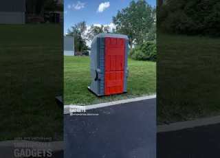 Diese Toilette Lässt Sich In Zwei Hälften Teilen