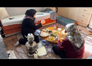 Köyde Sabahtan Akşama Köy Kahvaltısı Akşam Yemeğine Kelem Sarması