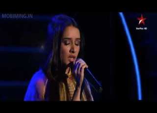 Shraddha Kapoor First Stage Live Performance Galliyan