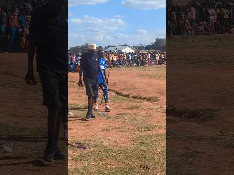 Inaga Mlyambelele Akicheza Kama Kijana Mdogo