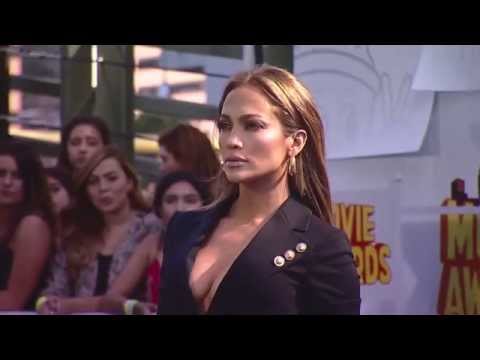 Fashion Trends Jennifer Lopez At The 2015 MTV Movie Awards